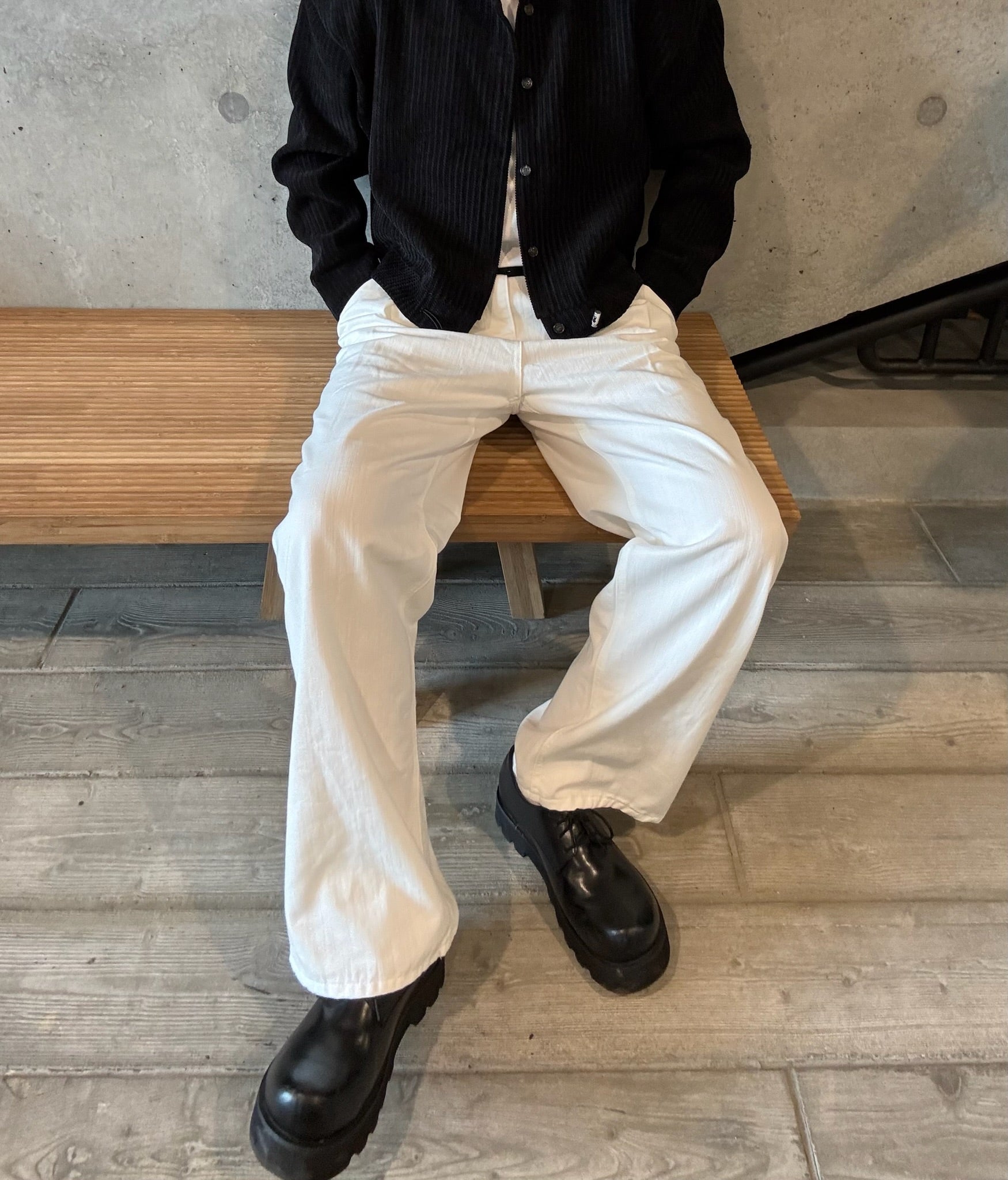 單褶寬鬆半鬆緊腰牛仔褲 (三色)